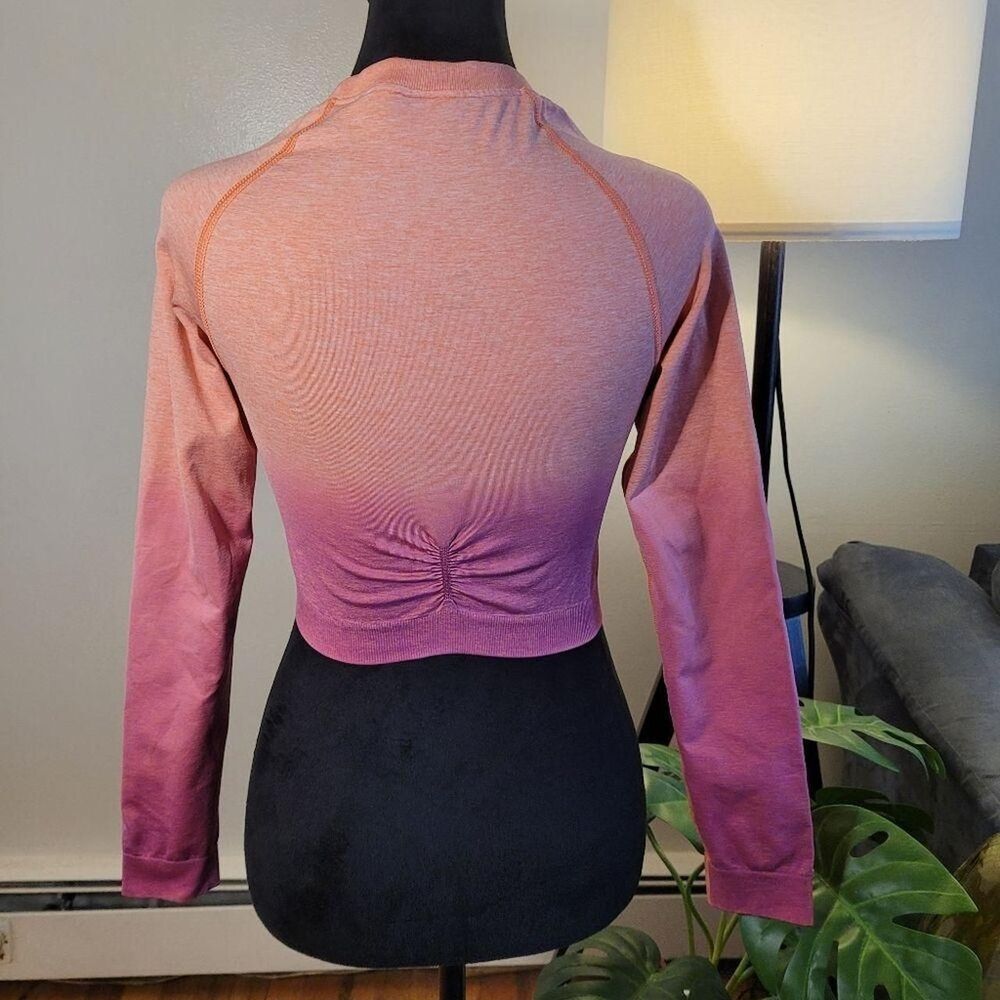 Gymshark Women's Pink Long Sleeve Crop Top Size Small - Picture 3 of 10